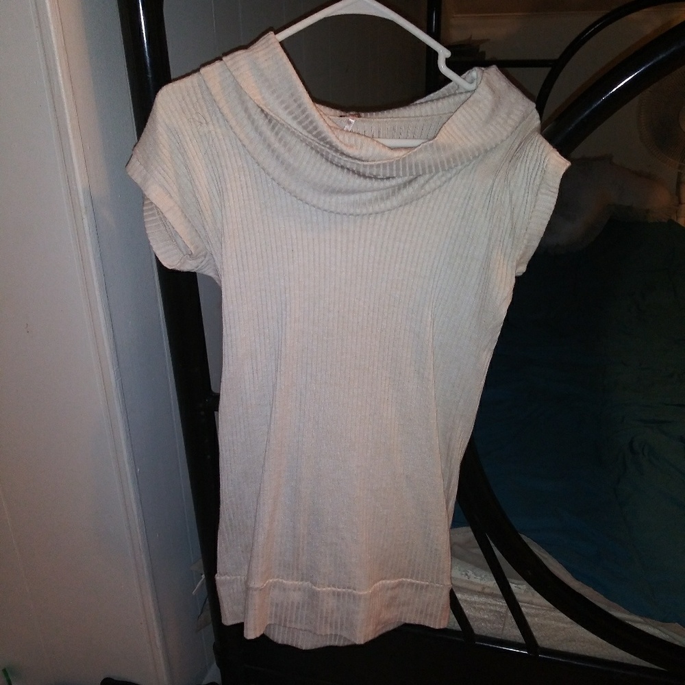 Tight turtle neck short sleeve white dress